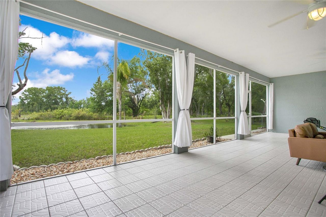 19616 Livingston Avenue , Lutz, FL 33559 Photo