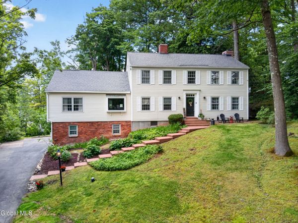 1376 Ruffner Court, Niskayuna, NY 12309