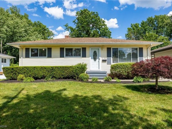 319 Erieview Boulevard , Sheffield Lake, OH 44054