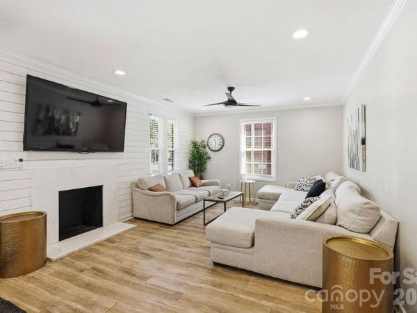 205 Grandin Road, Charlotte, NC 28208