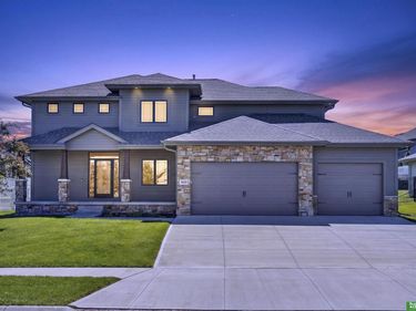 10009 S 106 Street, Papillion, NE 68046