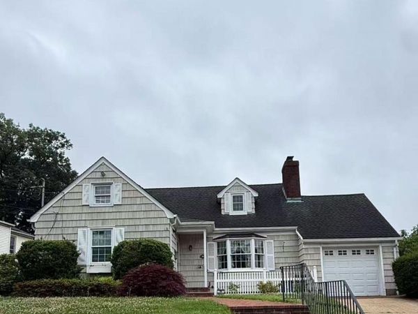 60 Highland Place , Great Neck, NY 11020