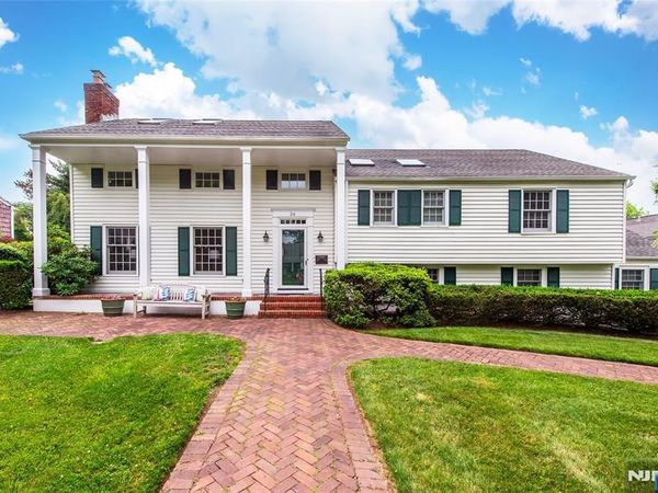 26 Cornell Way, MONTCLAIR, NJ 07043