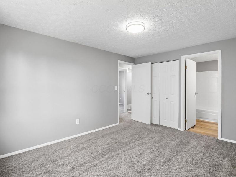 1300 Laurel Green Place, Galloway, OH 43119 Photo 17