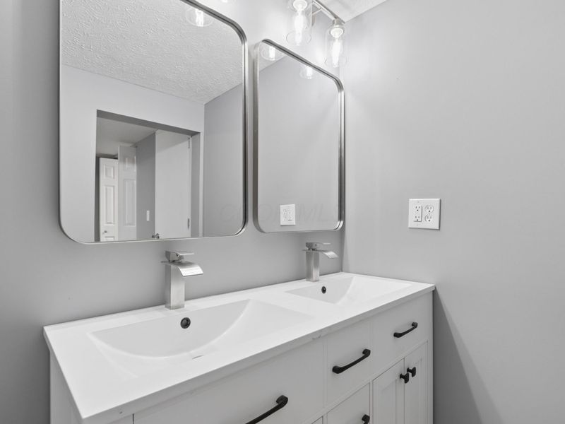 1300 Laurel Green Place, Galloway, OH 43119 Photo 25
