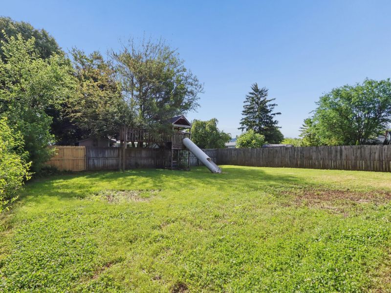 1300 Laurel Green Place, Galloway, OH 43119 Photo 32