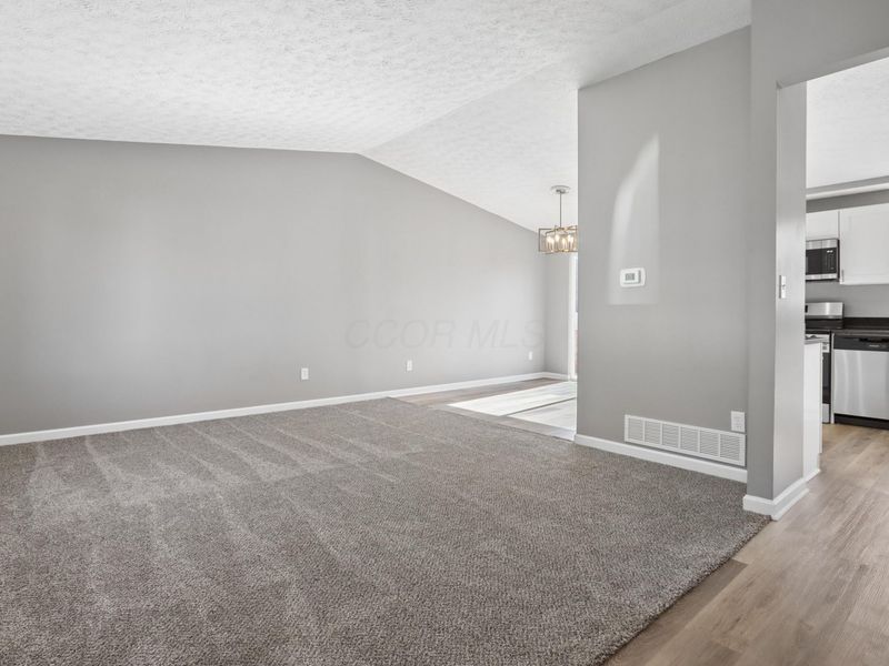 1300 Laurel Green Place, Galloway, OH 43119 Photo 5