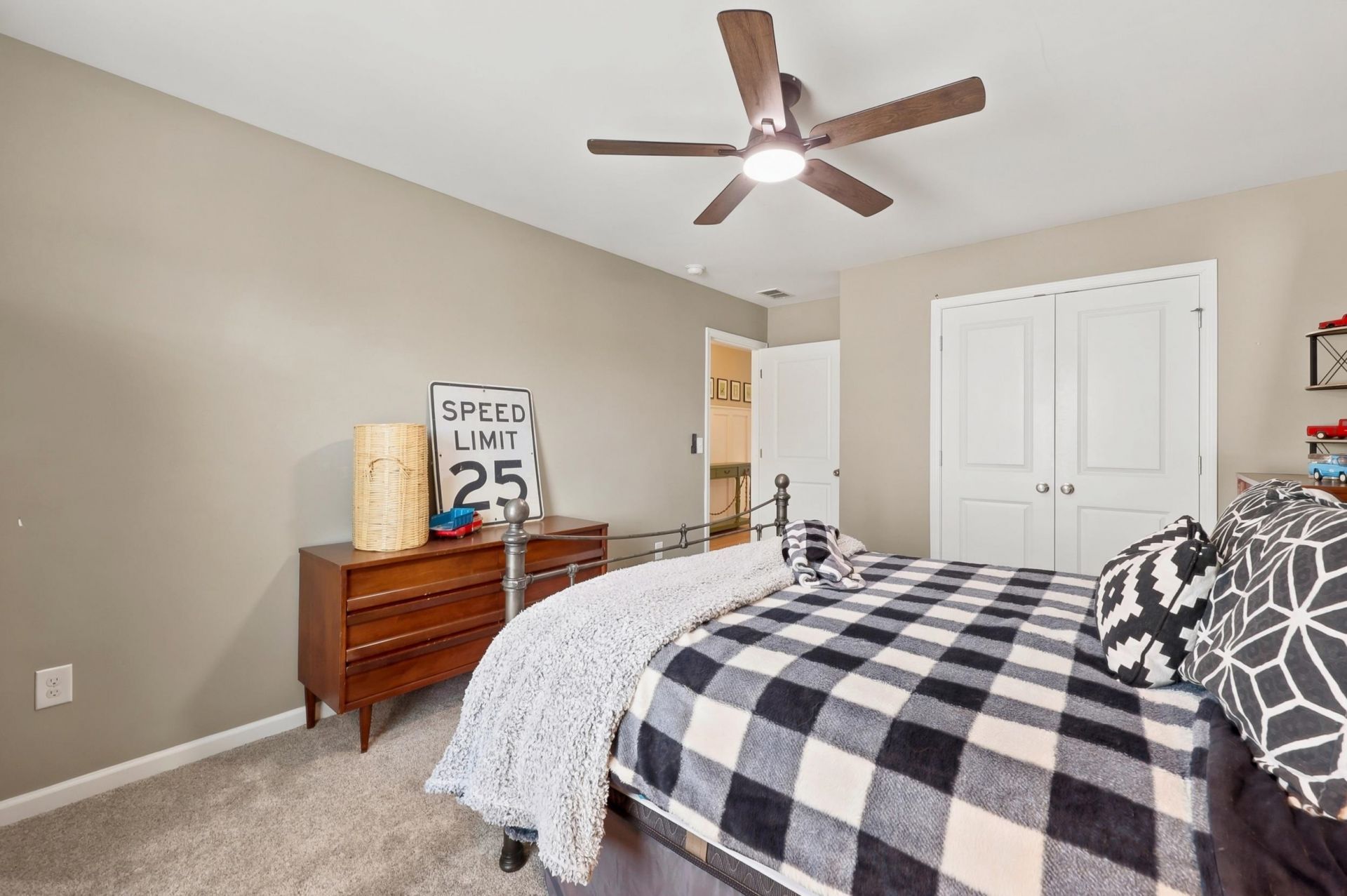 3237 Saddlewood Circle  Photo 38