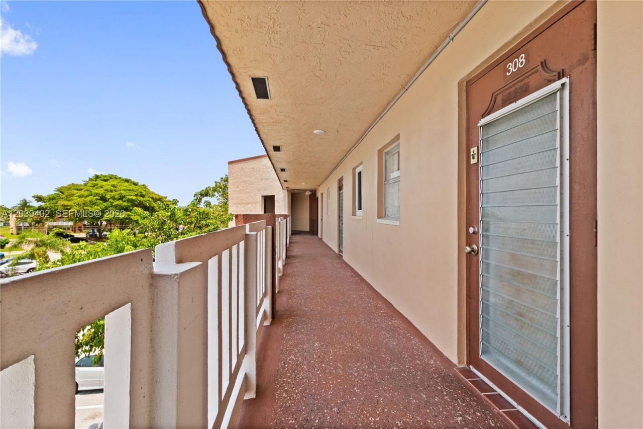 9281 Sunrise Lakes Blvd , Unit 308, Sunrise, FL 33322 Photo
