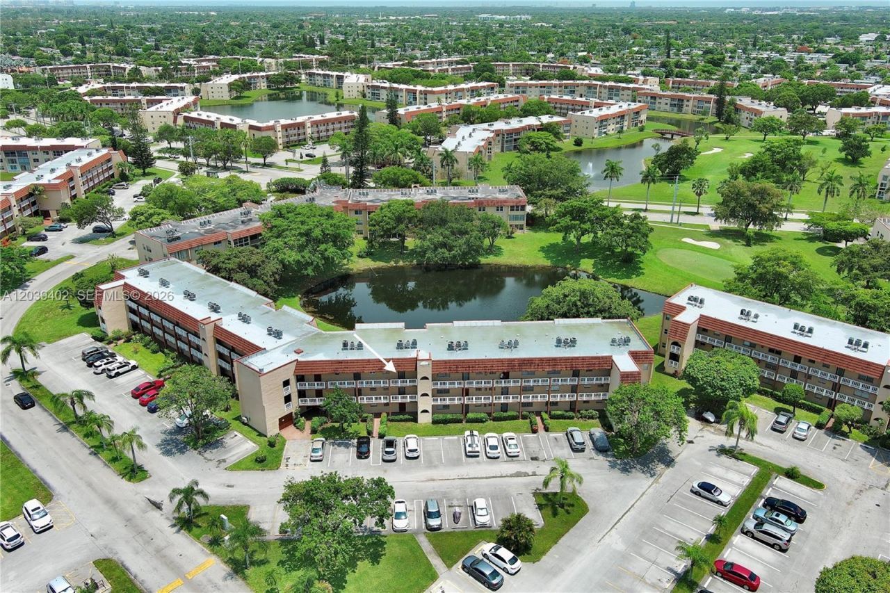 9281 Sunrise Lakes Blvd , Unit 308, Sunrise, FL 33322 Photo