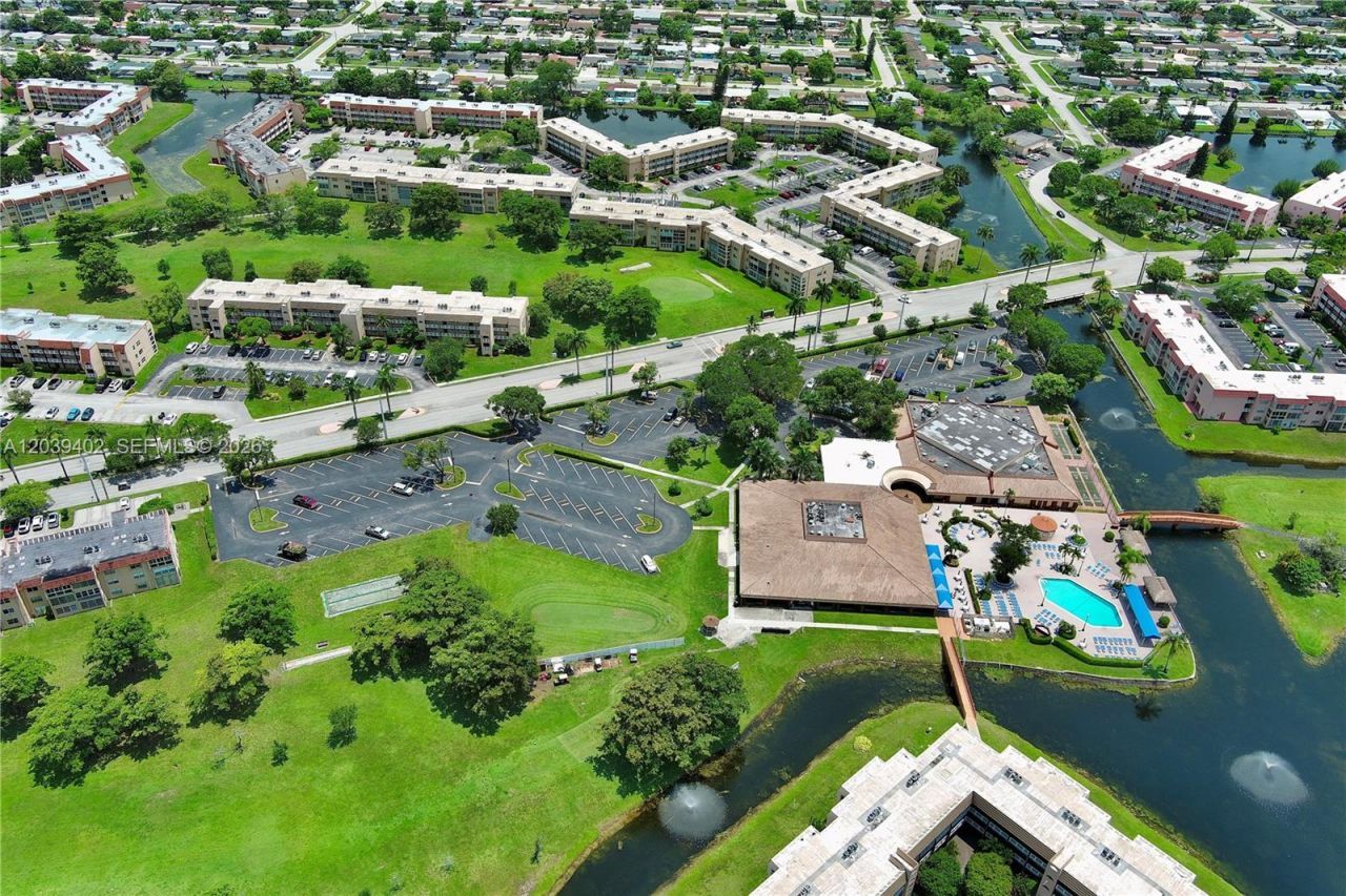 9281 Sunrise Lakes Blvd , Unit 308, Sunrise, FL 33322 Photo