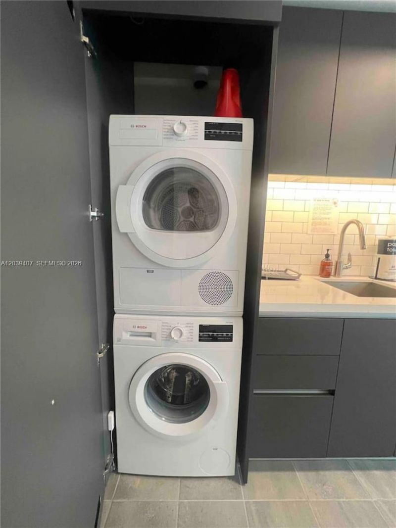 227 NE 2nd Street , Unit 2308, Miami, FL 33132 Photo