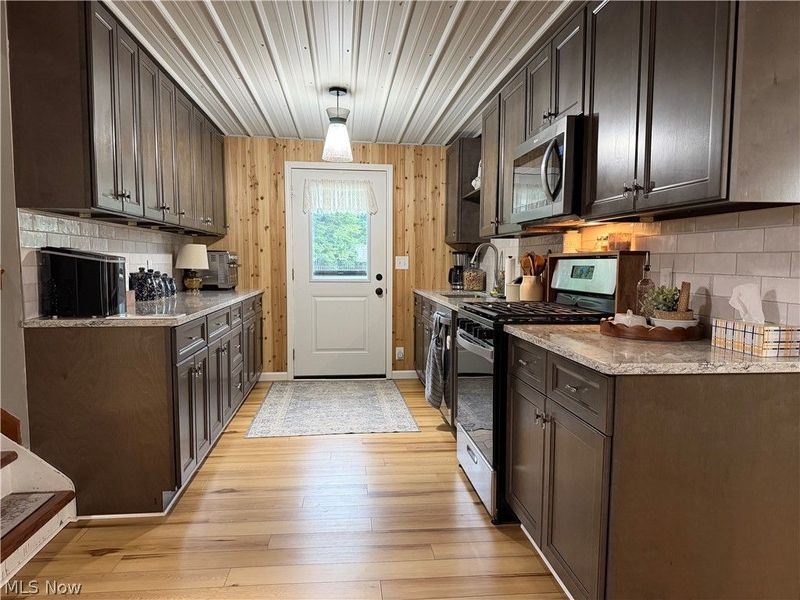 6852 Graham Road, Pierpont, OH 44082 Photo 5