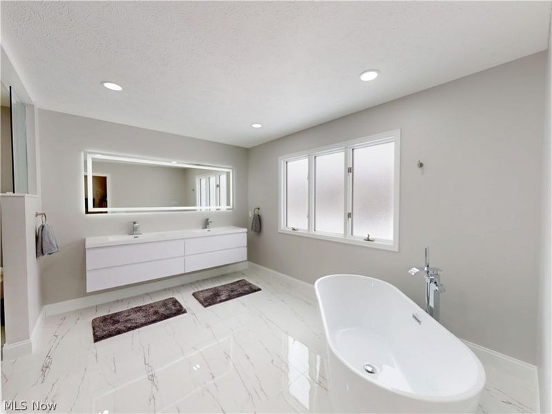 608 Dewitt Drive , Highland Heights, OH 44143 Photo 22