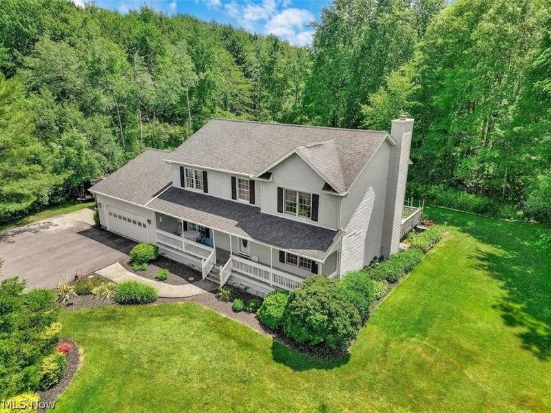 17800 Settlers Trail , Chagrin Falls, OH 44023 Photo 2