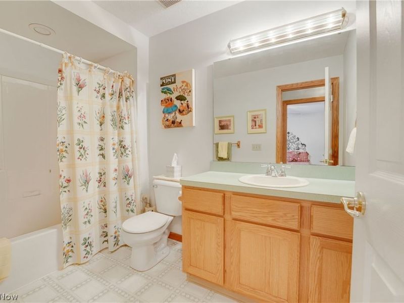 17800 Settlers Trail , Chagrin Falls, OH 44023 Photo 28