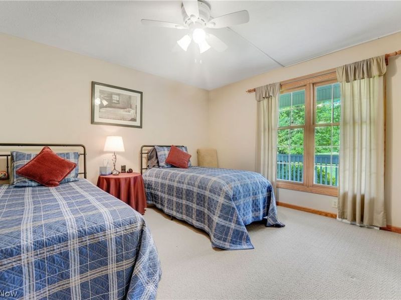 17800 Settlers Trail , Chagrin Falls, OH 44023 Photo 9