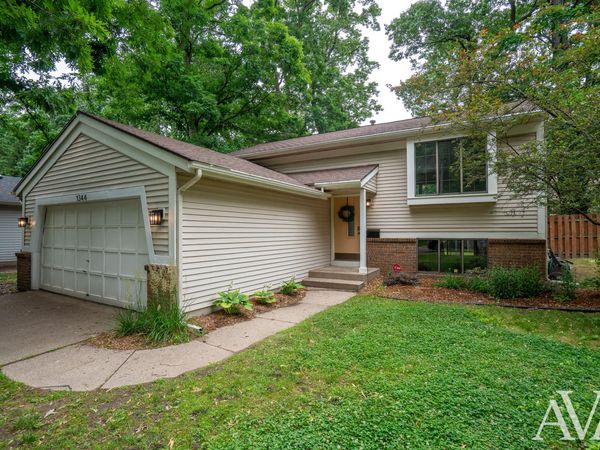 1344 Gladstone Drive SE, Grand Rapids, MI 49506