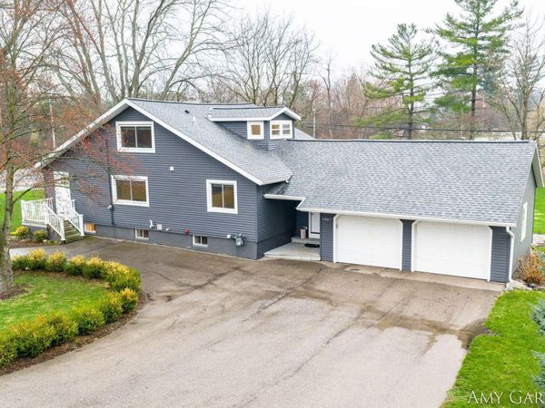 6387 Cascade Road SE, Grand Rapids, MI 49546