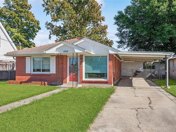 2409 CORINNE Drive, Chalmette, LA 70043