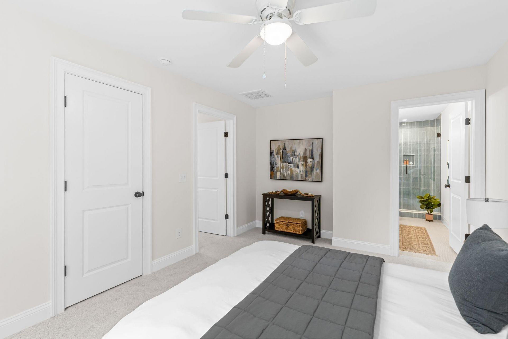2017 Hampton Avenue Photo 19