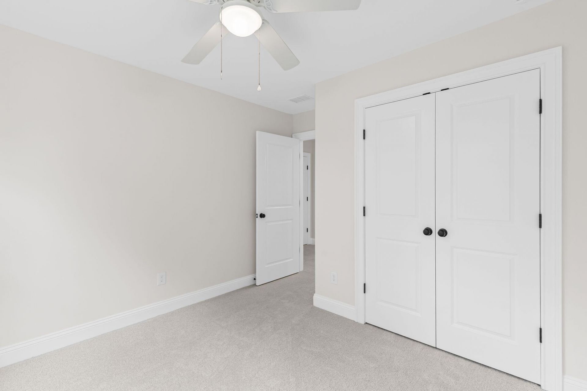 2017 Hampton Avenue Photo 25