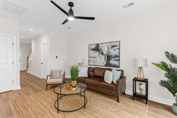 2017 Hampton Avenue photo 4