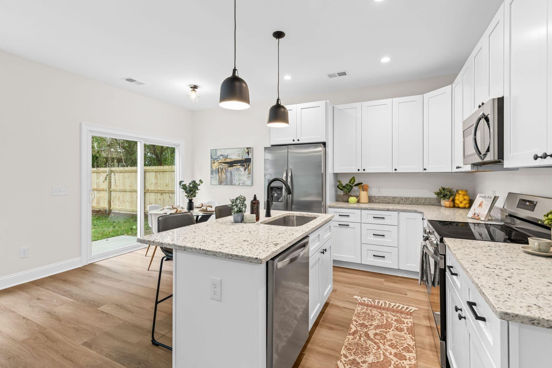 2017 Hampton Avenue Photo 9