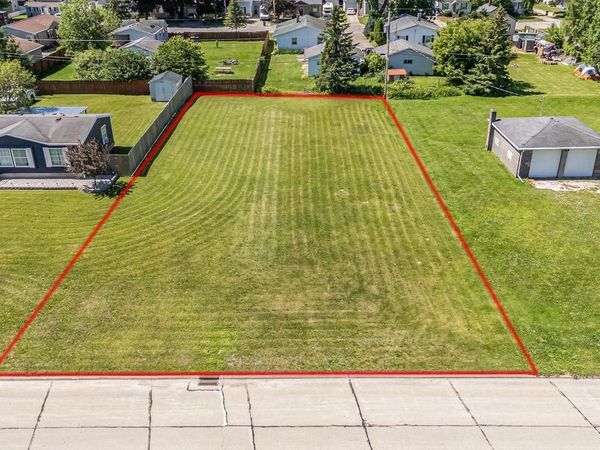 1340 PERROT STREET, Green Bay, WI 54302