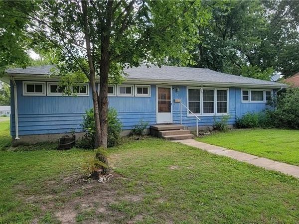 604 N Vermont Street, Iola, KS 66749
