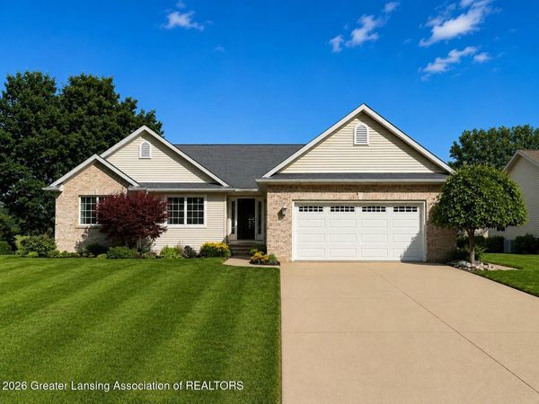 1043 N Crandell Drive, Charlotte, MI 48813