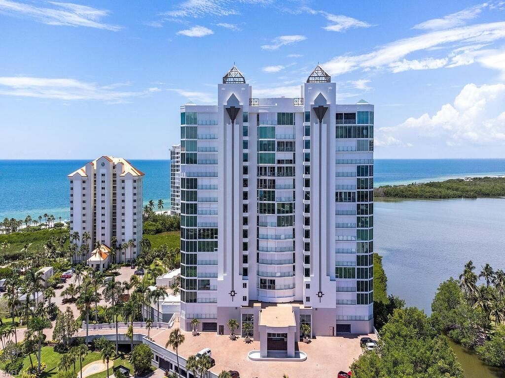 60 Seagate Dr , Unit 305, Naples, FL 34103 Photo