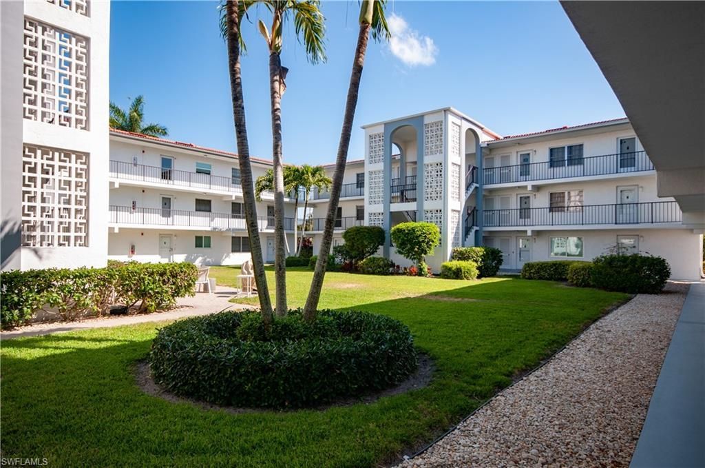 5 High Point Cir W, Unit 104, Naples, FL 34103 Photo