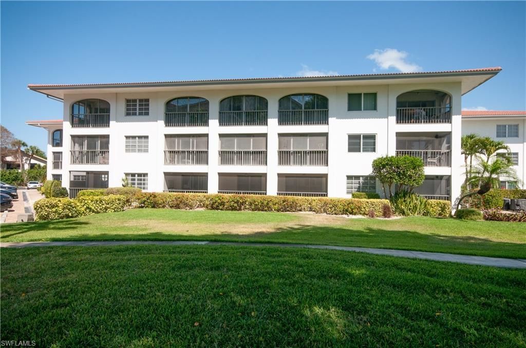 5 High Point Cir W, Unit 104, Naples, FL 34103 Photo