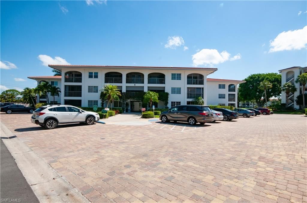5 High Point Cir W, Unit 104, Naples, FL 34103 Photo