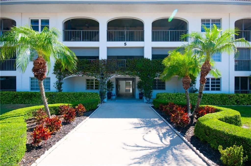5 High Point Cir W, Unit 104, Naples, FL 34103 Photo