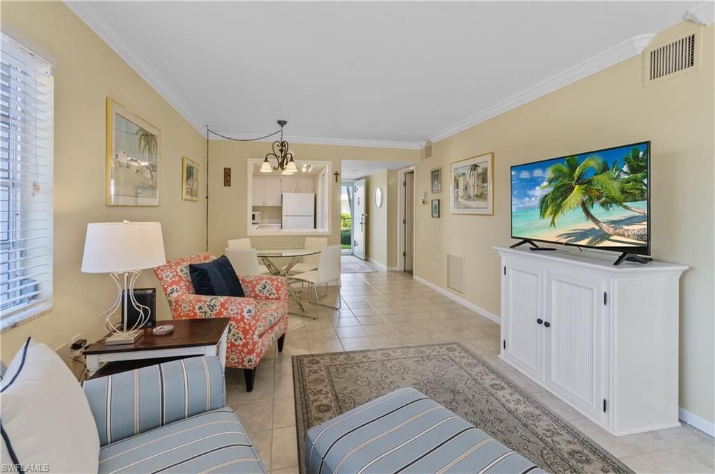 5 High Point Cir W, Unit 104, Naples, FL 34103 Photo