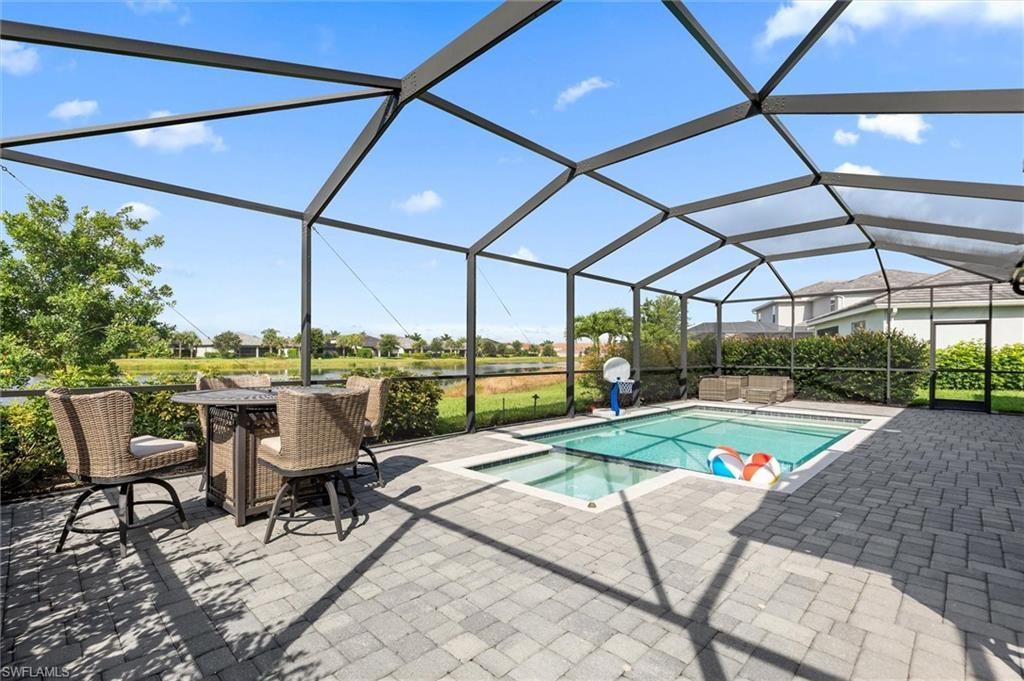 2392 Fallglo St, Naples, FL 34120 Photo
