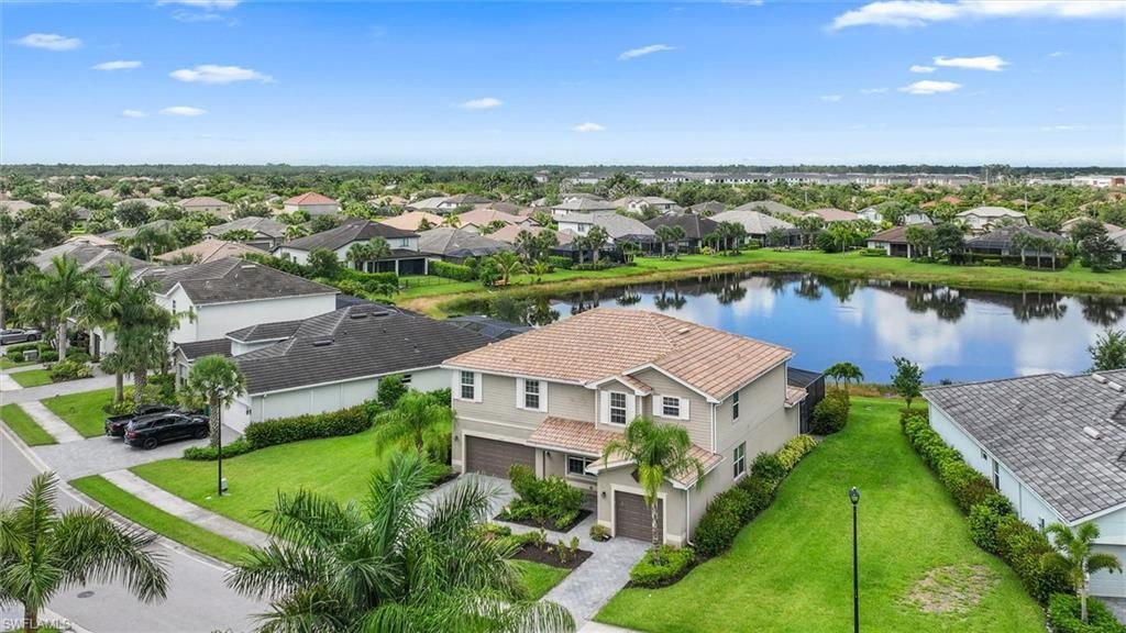 2392 Fallglo St, Naples, FL 34120 Photo