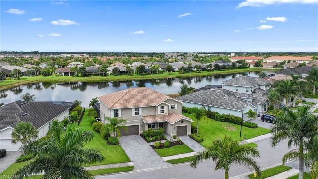 2392 Fallglo St, Naples, FL 34120 Photo