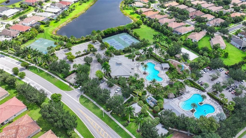 2392 Fallglo St, Naples, FL 34120 Photo