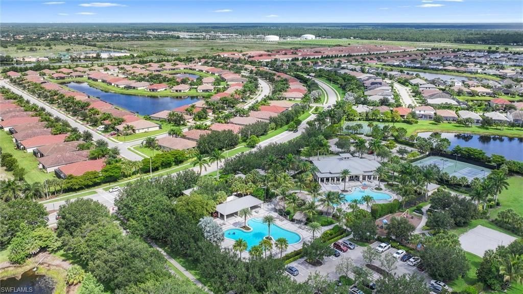 2392 Fallglo St, Naples, FL 34120 Photo