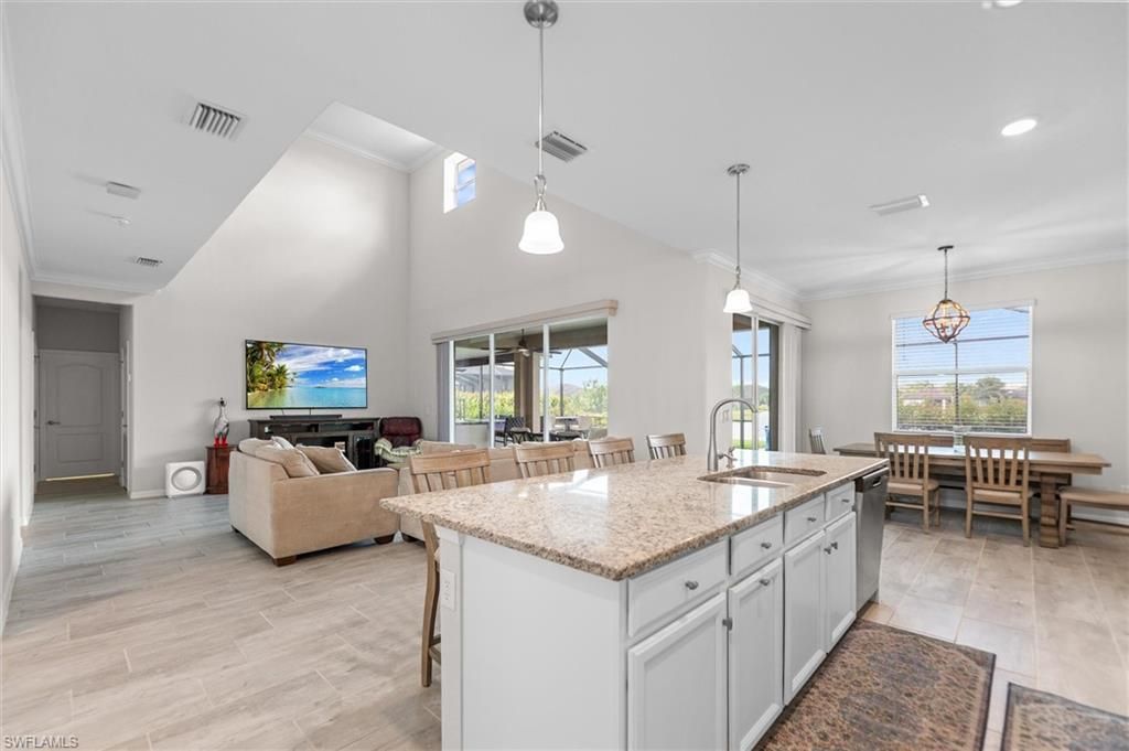 2392 Fallglo St, Naples, FL 34120 Photo