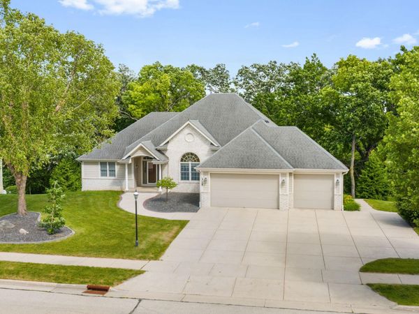 315 Prairie Song Dr, Waukesha, WI 53188