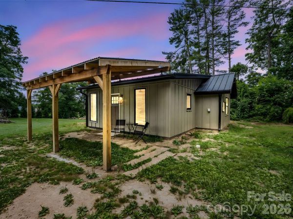 54 Old Lime Kiln Road, Arden, NC 28704