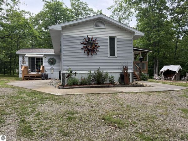 8696 Hillview Trail E, Reed City, MI 49677