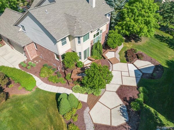 24084 Westmont Drive , Novi, MI 48374