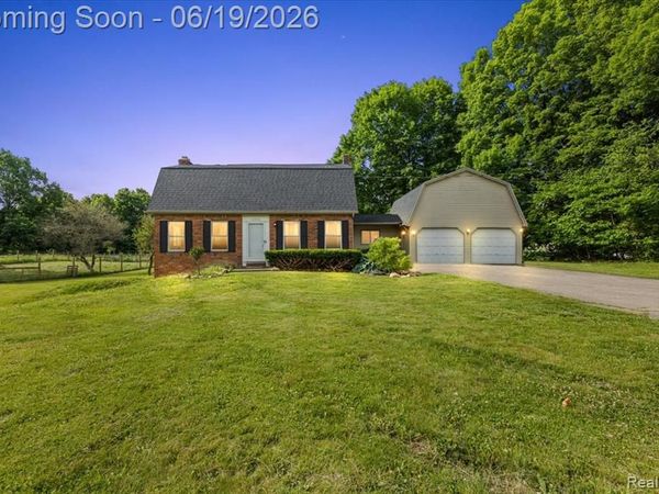 10324 Oakhill Road, Springfield Twp, MI 48442