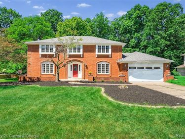 5994 Glen Eagles Drive, West Bloomfield Twp, MI 48323