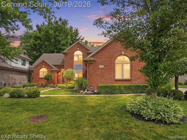 11127 Minnfrank Drive, Shelby Twp, MI 48316